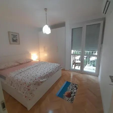 Gostinjska kuća Adams *